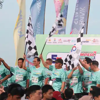 Gubernur Herman Deru Lepas Ribuan Peserta Ampera Tourism Run 2025, Perpaduan Olahraga dan Promosi Wisata Palembang