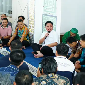 Gubernur Herman Deru Serap Aspirasi Pegawai Usai Salat Jumat di Kantor Gubernur Sumsel