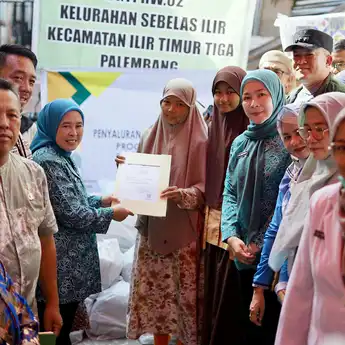 Peringati HUT Kota Palembang ke-1342 dan RSUD Bari, TP PKK Palembang Gelar Kunjungan Sosial ke Panti Jompo