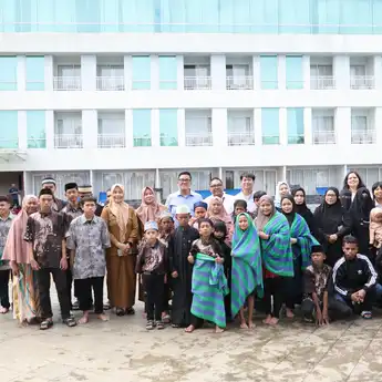 Bahagiakan Anak Panti, Hotel Claro Wujudkan CSR yang Menyentuh Hati