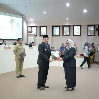 Wali Kota Munafri Lantik Pejabat Baru, Tegaskan Pentingnya Ritme Kerja yang Solid
