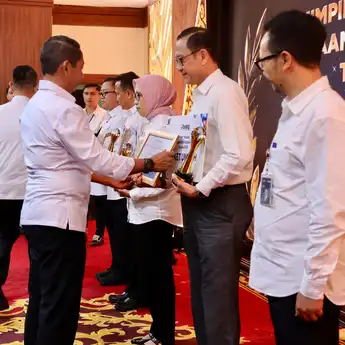 Kinerja Solid BULOG Jawa Barat, Mohamad Alexander Raih Penghargaan Terbaik Nasional