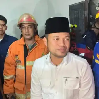Gubernur Kaltim Tinjau Lokasi Kebakaran Gedung Hotel Atlet GOR Kadrie Oening 