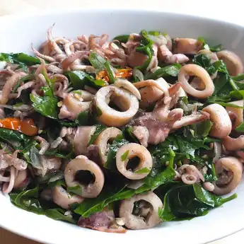 Resep Plecing Kangkung Cumi Asin, Hidangan Makan Malam Nikmat