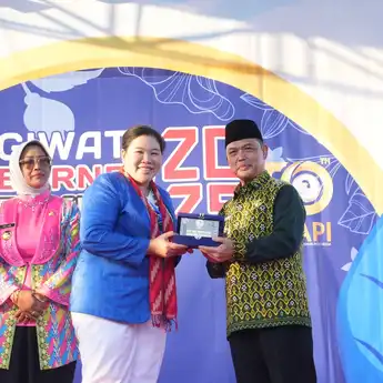 GIWATA Borneo Expo 2025 Resmi Dibuka, Perkuat Pemberdayaan Perempuan dan Ekonomi Syariah di Kalbar