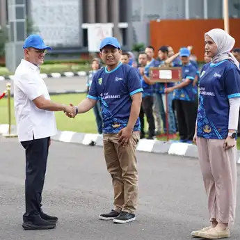 Sekda Edward Candra Lepas 292 ASN Pemprov Sumsel Berlaga di Porprov Korpri 2025