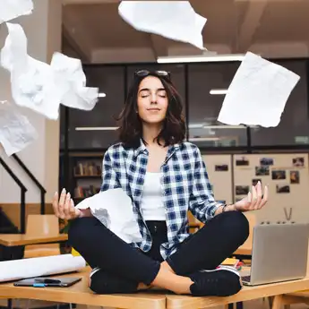 Atasi Burnout Kerja dengan Tips dari Psikolog Anette Isabella