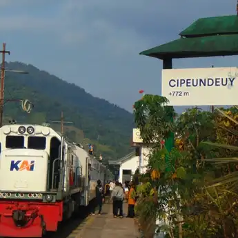 Dari Nagreg ke Cimahi, Di Sini Letak Stasiun Tertinggi di Indonesia