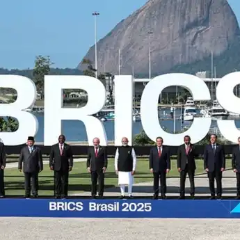 Trump Ancam Tarif Tambahan 10 Persen untuk Negara yang Merapat ke BRICS
