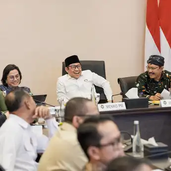 Menko PM Muhaimin Pimpin Orkestrasi Implementasi Inpres 8/2025 melalui Sekolah Rakyat