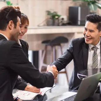 3 Aturan Main Berbisnis Sambil Bekerja: Etika, Fokus, dan Delegasi