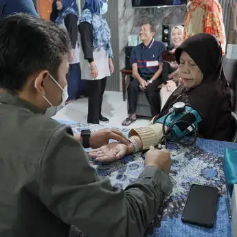 Cegah Penyakit Kronis, PTDI Perluas Akses Kesehatan Bagi Lansia