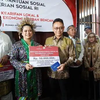 Kemensos Gelontorkan Bansos bagi Komunitas Budaya dan Siaga Bencana di Kota Pontianak