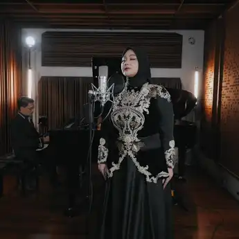 Lirik Lagu Istikharah Cinta - Fadhilah Intan, OST. Assalamualaikum Beijing 2: Lost in Ningxia