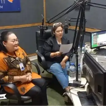 Siaran Perdana! Talkshow Smart Woman Talks di Radio SmartFM Manado
