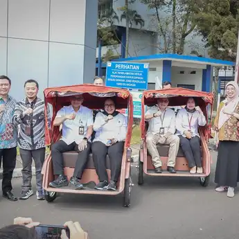 200 Becak Listrik Diserahkan PT Len Industri Bantu Gerakkan Roda Hidup Kaum Pinggiran