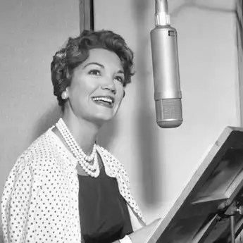 Penyanyi 'Pretty Little Baby' Connie Francis Meninggal Dunia di Usia 87 Tahun