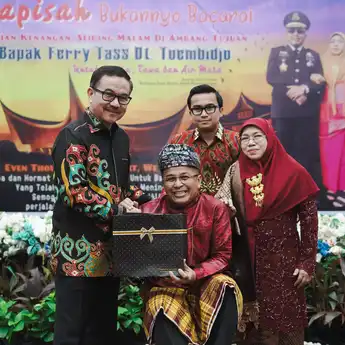Perpisahan Bernuansa Kultural, Feri Tas Tinggalkan Sulsel Menuju Pusat