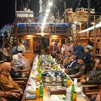 Pemkot Makassar dan Kemendikdasmen Bahas Sinergi Pendidikan Nasional di Pantai Losari
