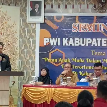 Ketua PWI Kalbar Kundori, Ajak Anak Muda Tangkal Radikalisme di Era Digital