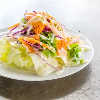 Resep Salad Sayur untuk Diet dengan Saus Kacang dan Bawang Goreng