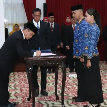 Gubernur Ria Norsan Lantik ASN, Tegaskan Tak Ada Ampun bagi Pelaku Narkoba dan Asusila