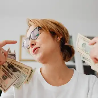 3 Shio Paling Hoki Besok 30 Juli 2025, Peluang Rezeki Emas Terbuka Lebar