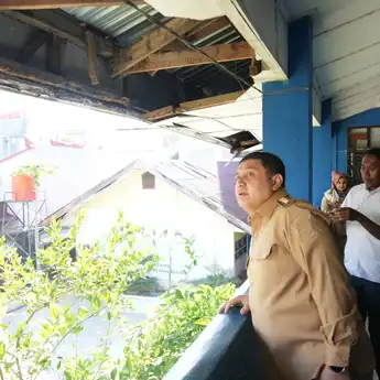 Munafri Kunjungi SMP 53: Pendidikan Berkualitas Harus Merata di Semua Sekolah