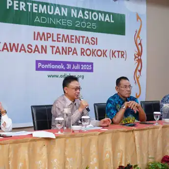 Wali Kota Pontianak Paparkan Praktik Baik KTR di Pernas ADINKES 2025