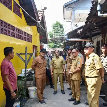 Bupati Sujiwo Tinjau Kawasan Kumuh di Kubu Raya, Penataan Dimulai Bulan Depan
