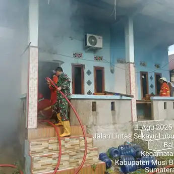 Respons Cepat Damkar Muba Padamkan Kebakaran di Sekayu, 40 Tabung Gas Berhasil Diamankan