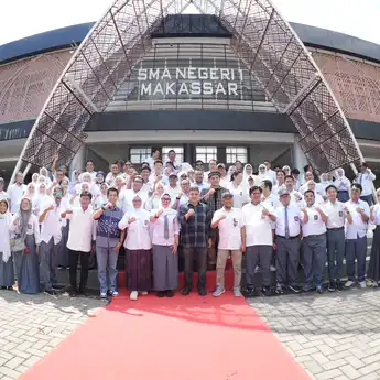 Wali Kota Makassar Ajak Alumni SMANSA Jadi Mitra Solusi Lingkungan Kota