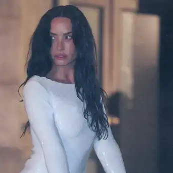 Lirik Lagu Fast - Demi Lovato: Terjemahan dan Makna Lagunya