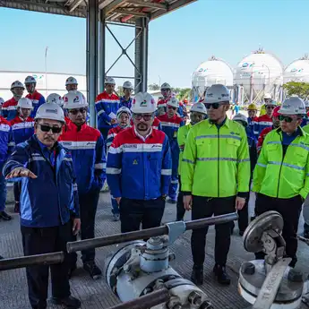 Distribusi Jadi Prioritas, Dirut Pertamina Cek Langsung Terminal LPG di Makassar