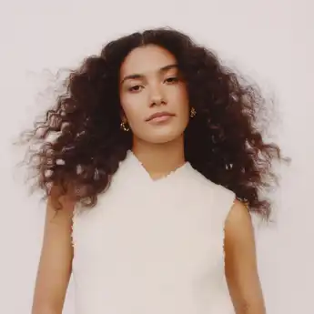 Lirik Lagu Reason to Stay - Olivia Dean