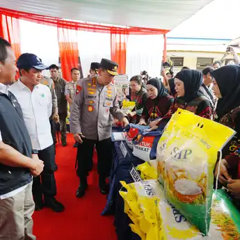 Kapolri Tinjau GPM di Mempawah Kalbar, 310,25 Ton Beras SPHP Sudah Didistribusikan Polri