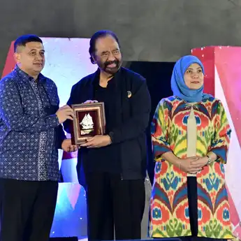 Makassar Sambut Ribuan Kader NasDem dengan Gala Dinner Hangat di Anjungan Losari