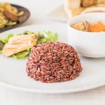 13 Manfaat Beras Merah untuk Kesehatan, Penuh Gizi dan Bikin Hidup Lebih Sehat!