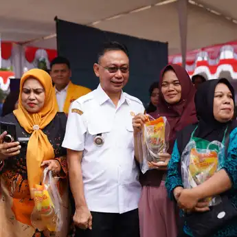 Meriahkan HUT ke-80 RI di Kota Pontianak, Pasar Murah Diserbu Warga
