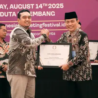 PLN UID S2JB Diakui dalam Dunia Pemasaran, GM Adhi Herlambang Terima Penghargaan Bergengsi