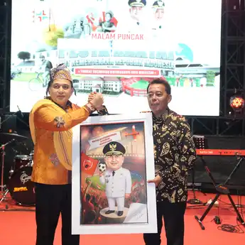 Wali Kota Makassar Meriahkan Pesta Rakyat Biringkanaya dengan Balutan Adat Toraja