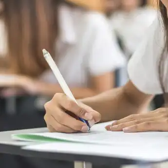 30 Contoh Soal Listrik Statis Kelas 9, Lengkap dengan Kunci Jawaban