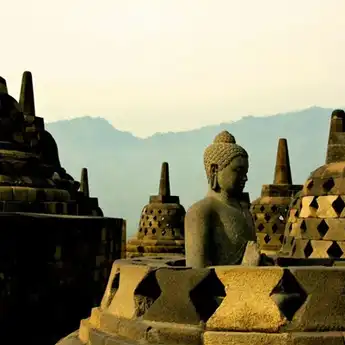 Wisata Spiritual Borobudur: Menyelami Filosofi &amp; Sejarah