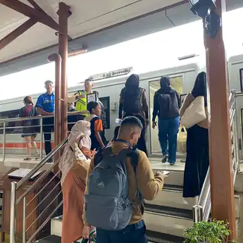 Longsoran Rel Ganggu Lintas Medan&ndash;Binjai, 20 Perjalanan KA Srilelawangsa Dihentikan