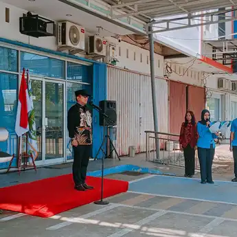 Bupati Sujiwo: Tekankan Disiplin dan Percepatan Layanan saat Pimpin Apel di Tirta Raya