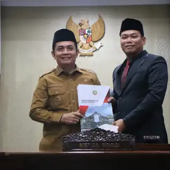 Fraksi DPRD Pontianak Setujui Tiga Raperda, Soroti Optimalisasi PAD dan Pelestarian Budaya