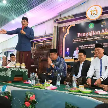 Hadiri Pengajian Akbar di Muara Enim, Cik Ujang Serukan Kerukunan Masyarakat