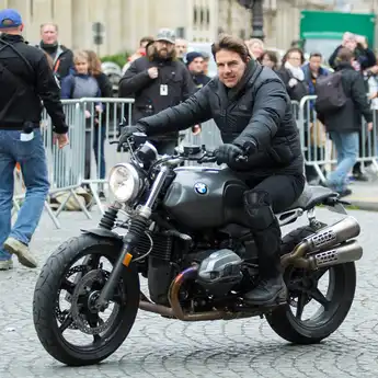 Tom Cruise Kembali Sapa Penggemar Lewat Mission: Impossible 7