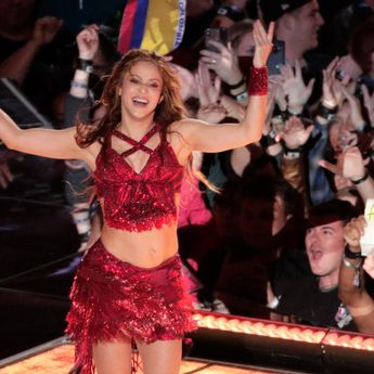 Super Bowl 2020: 'Aksi Lidah' Shakira yang Mencuri Perhatian Dunia