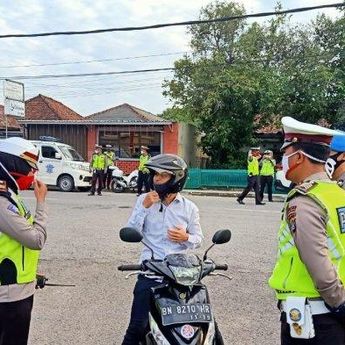 Satlantas Gelar Razia Terhadap Personel Polisi Mapolres Pangkalpinang 